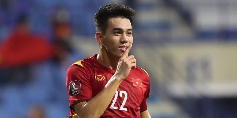 Hành trình xây dựng sự nghiệp Nguyễn Tiến Linh