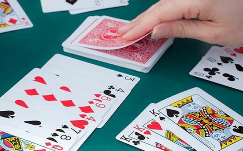 Khái niệm Phỏm, Cạ và Rác: Cách phân loại bài ngay sau khi chia.