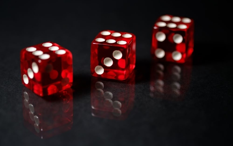 Tại sao bộ ba xúc xắc lại trở thành biểu tượng của sự may mắn
